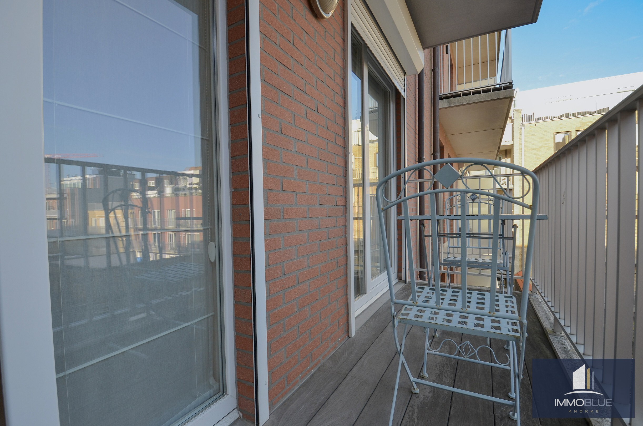 Topaanbieding – Uitzonderlijk ruim appartement gelegen in een stijlvolle residentie. 