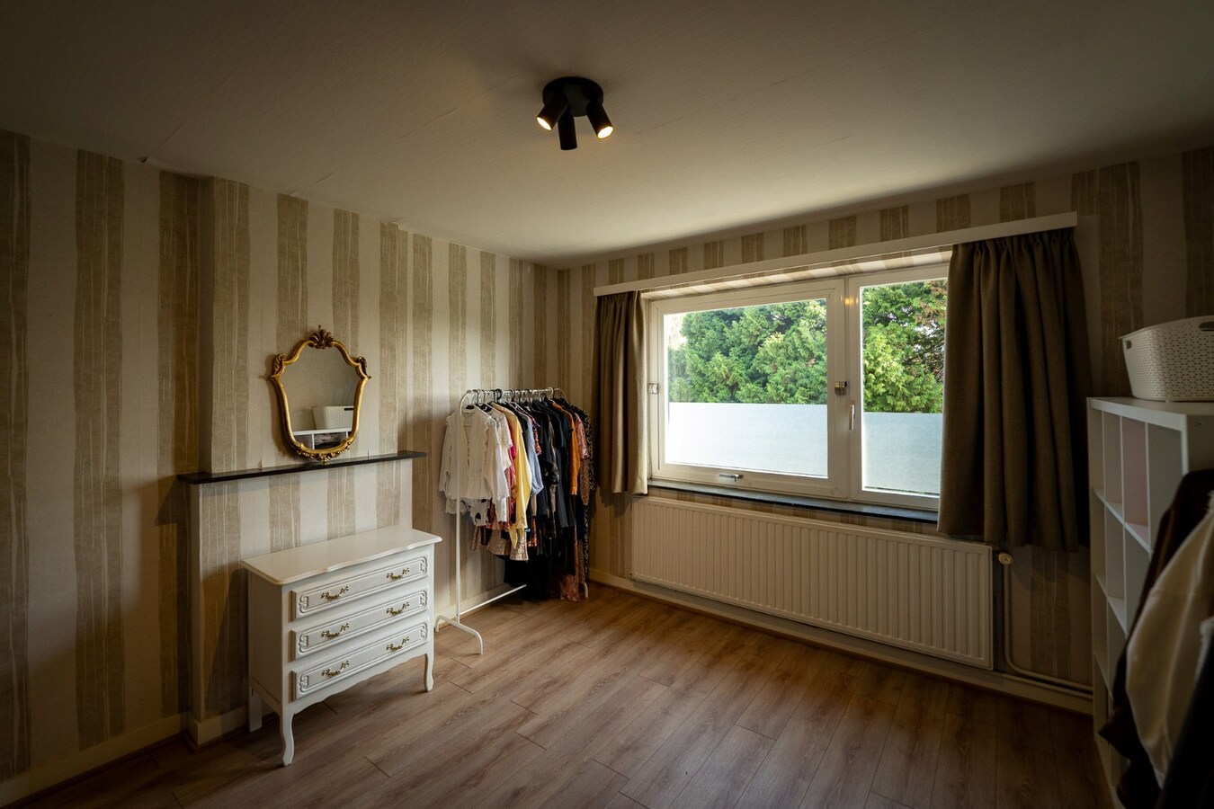 Renovated property with drained track and pasture on approximately 16 ares in Mielen-boven-Aalst. 