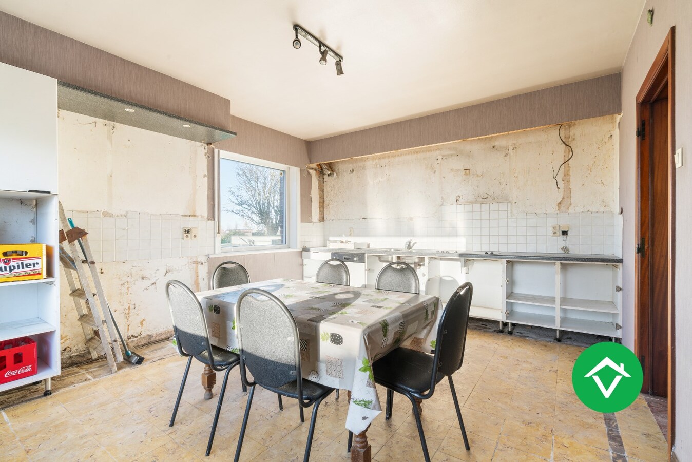 Authentieke hofstede in een landelijke omgeving te Koekelare 