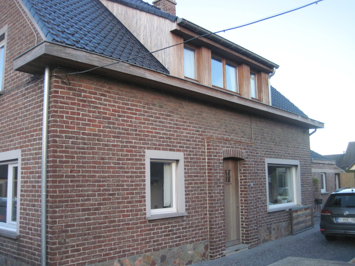 Degelijke én gezellige woning. Met tuin en met garage. 