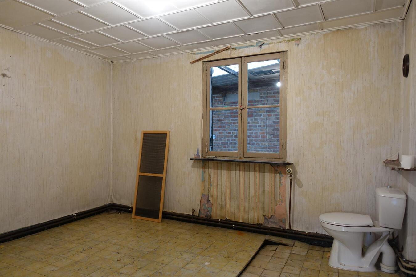 Te renoveren landelijke woning 