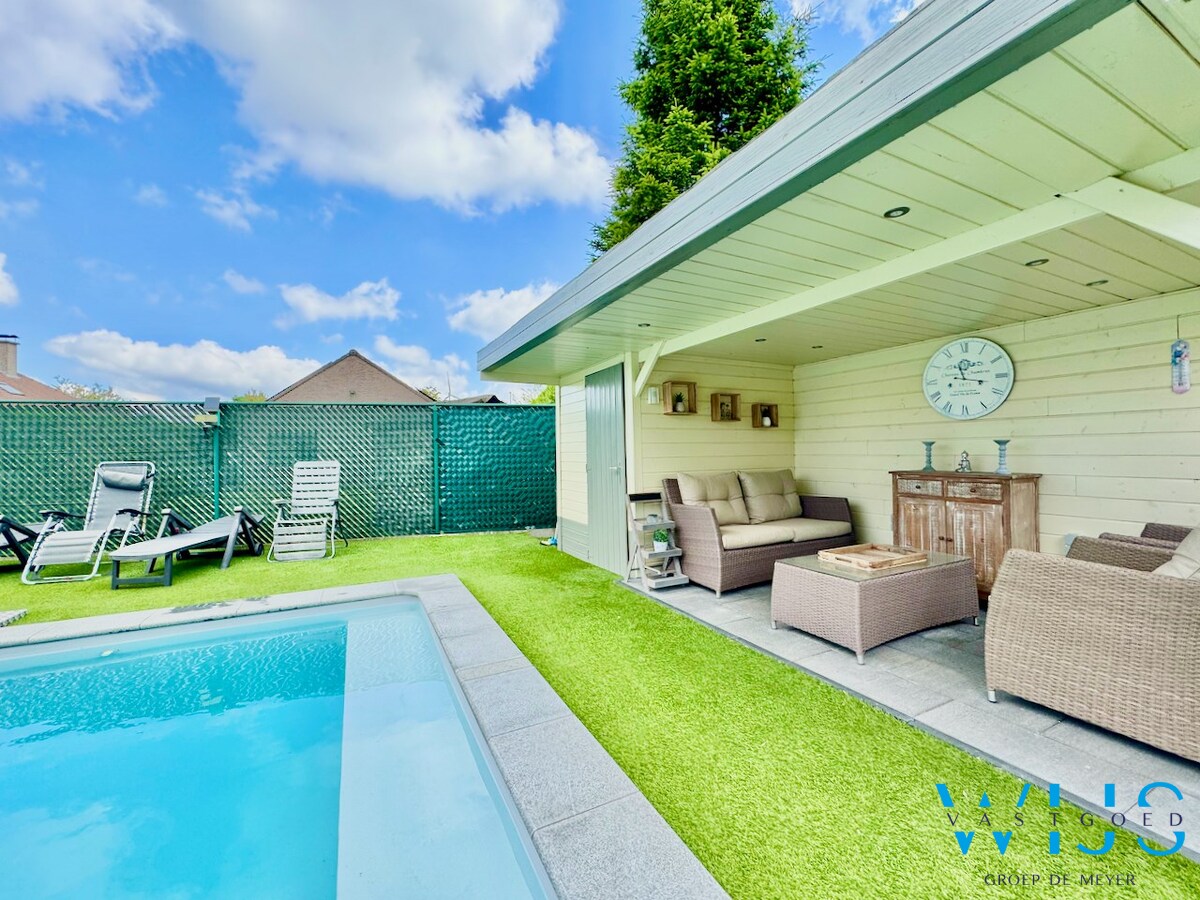 Bungalow met zwembad &amp; bijgebouw te Ertvelde ! 