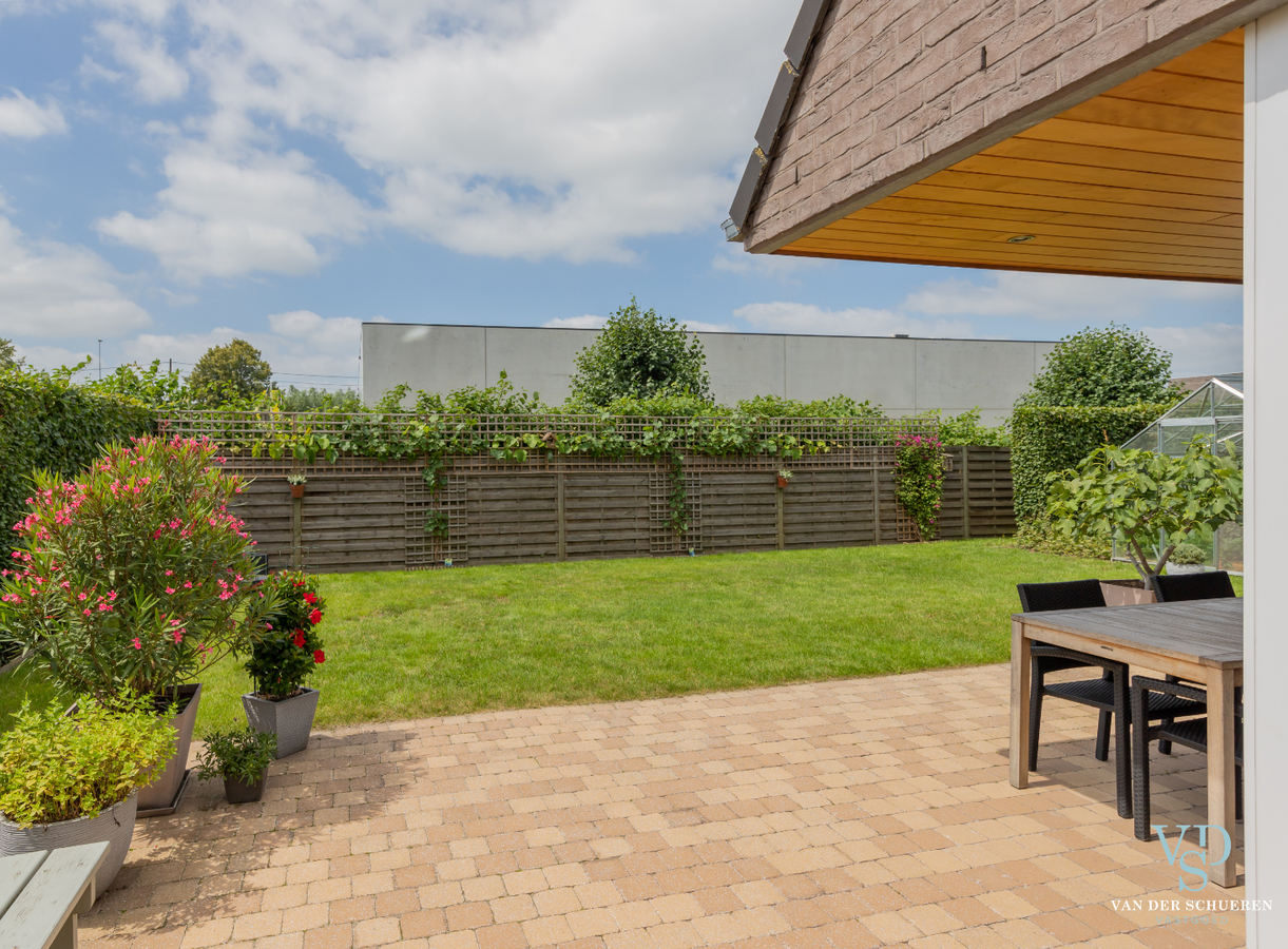 Eigentijdse, energiezuinige Open Bebouwing. Tijdloos én praktisch ! 