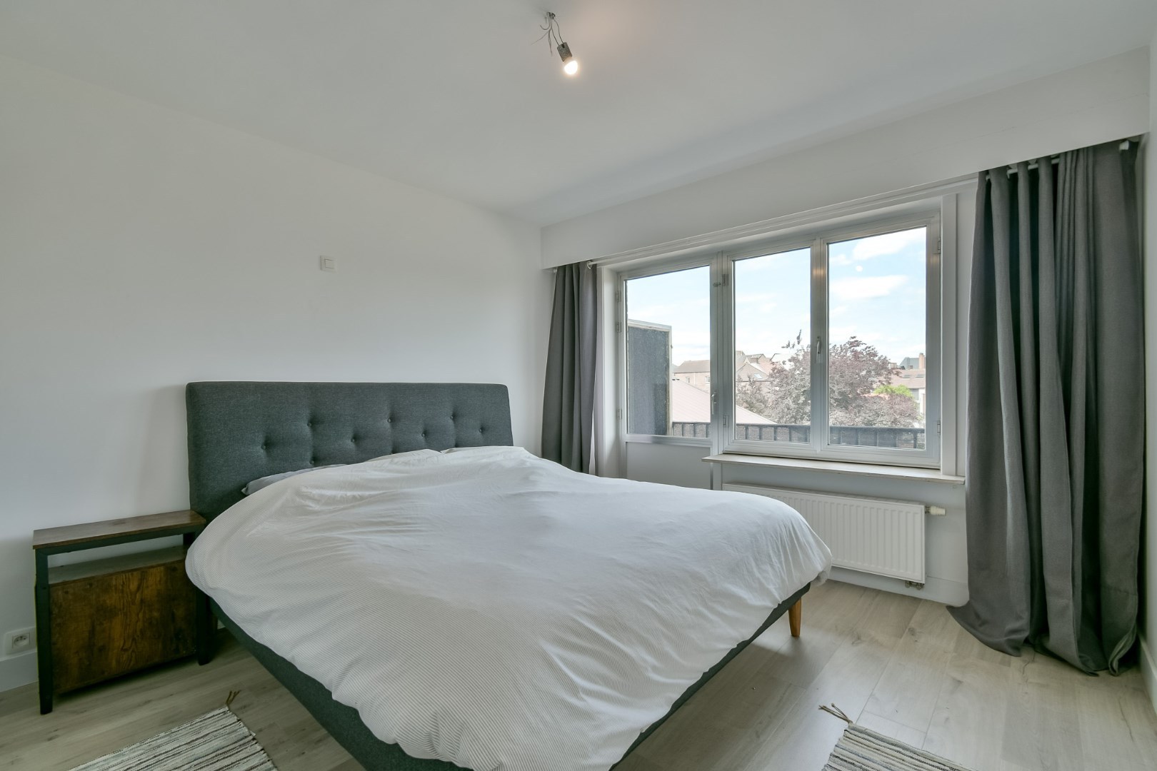 Instapklaar en lichtrijk appartement in centrum Torhout! 
