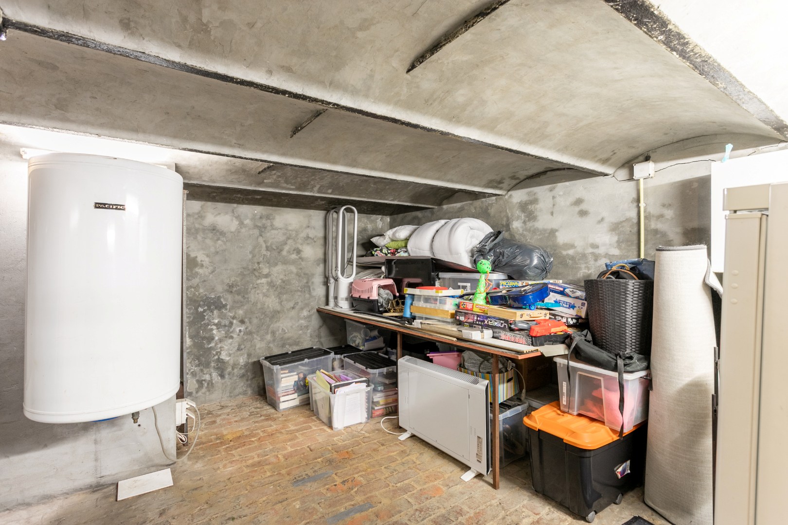 Gerenoveerde 3-gevelwoning met tuin en 4 slaapkamers te Sint-Genesius-Rode 