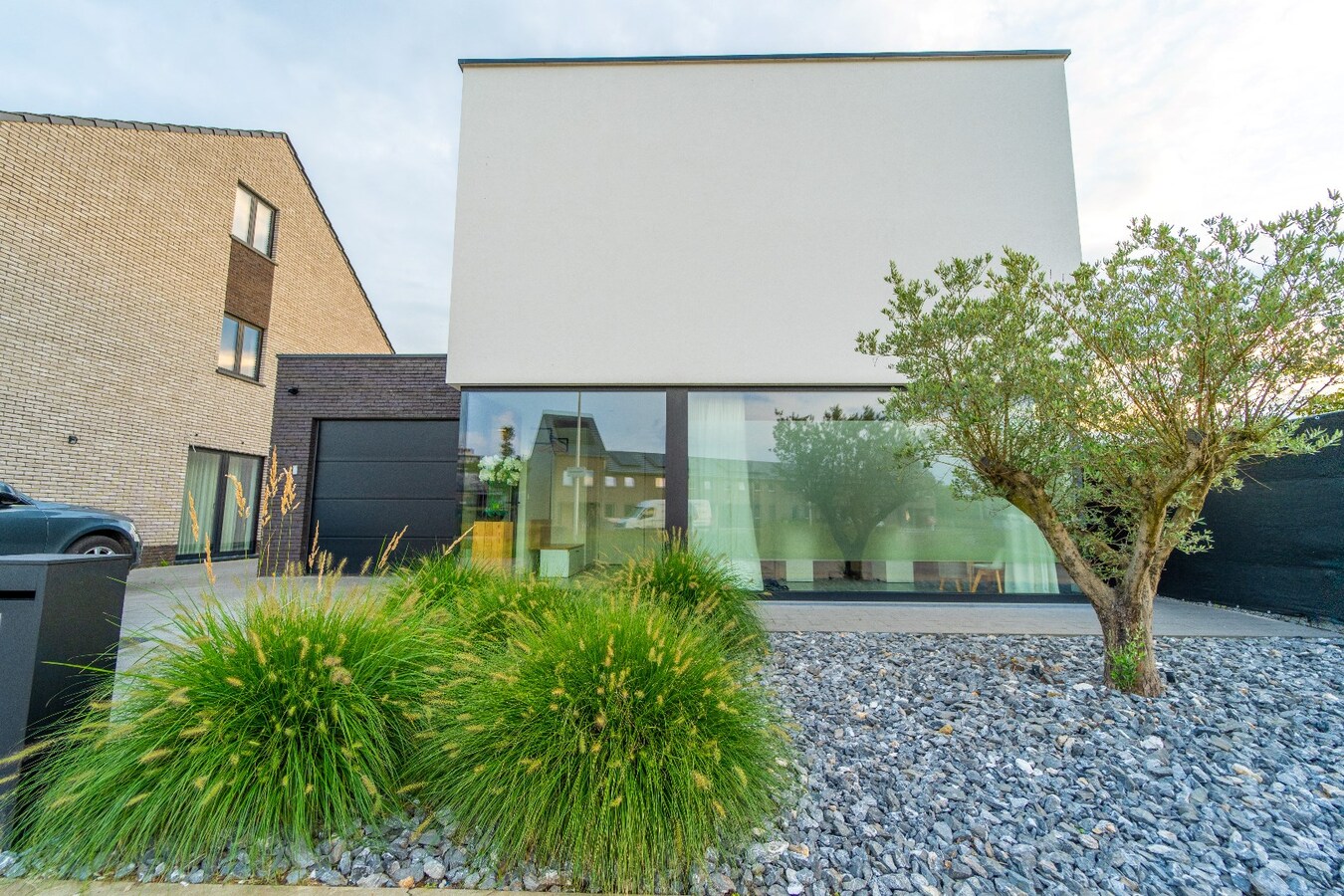 Prachtige villa met tuin, terras &amp; garage in Hasselt - 3 slaapkamers, bouwjaar 2019. 