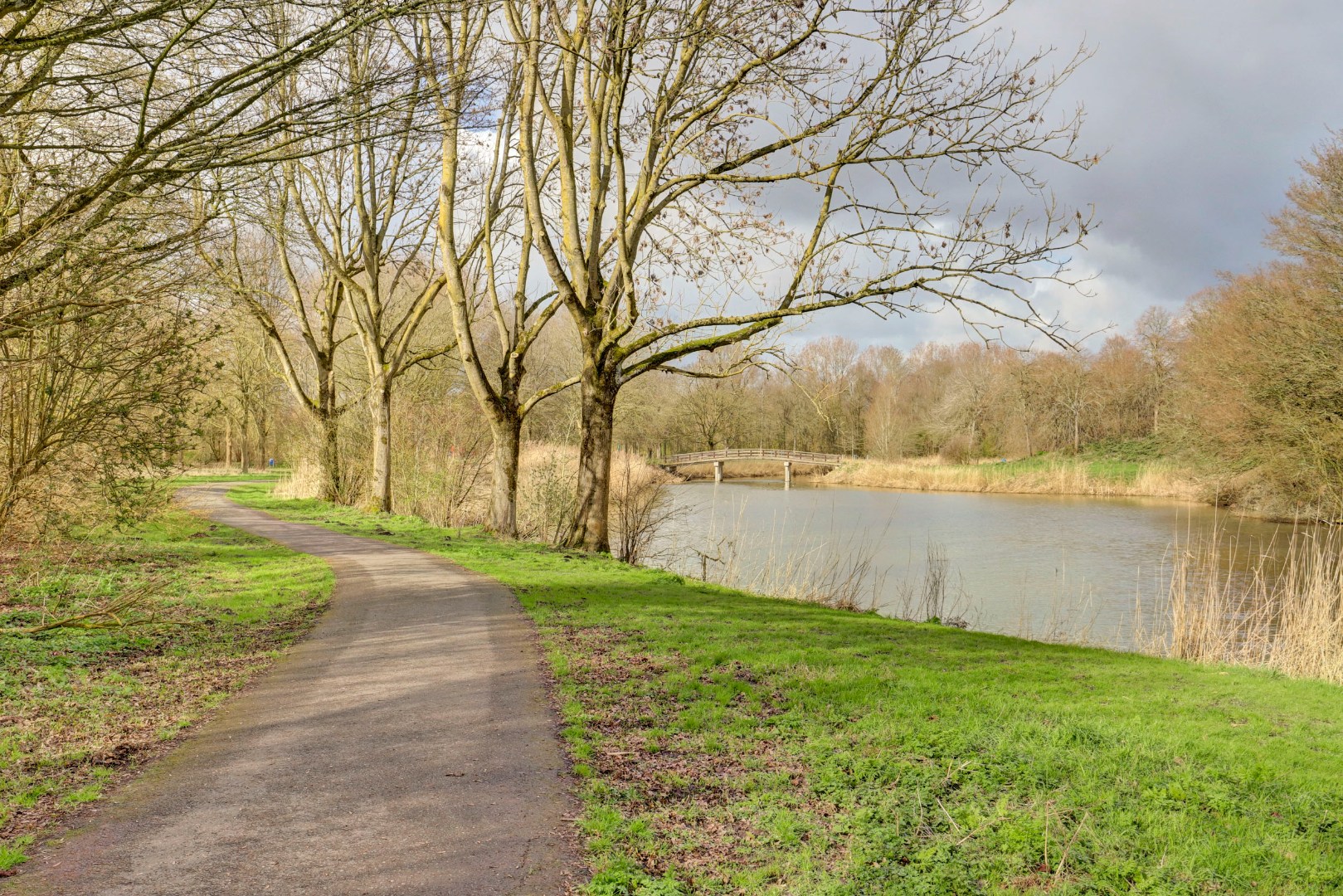 2-kamer hoekwoning met  ruime slaapkamer met airconditioning, tuin op het zonnige zuidwesten. 