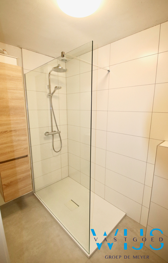 Instapklare &amp; gezellige woning met garage in hartje Eeklo! 