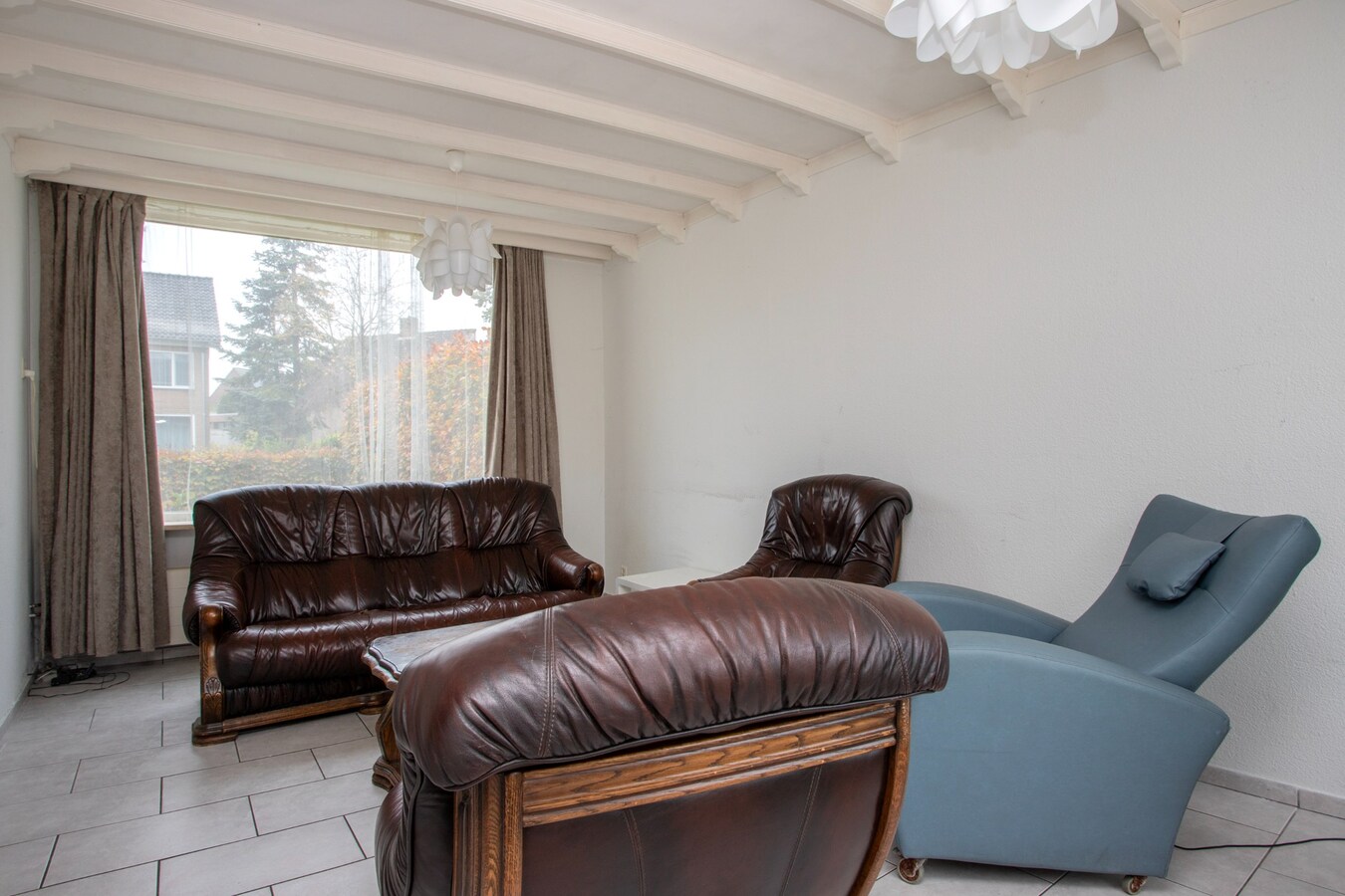 Te renoveren vrijstaande woning met vrijstaand bijgebouw gelegen in het centrum van Netersel. 