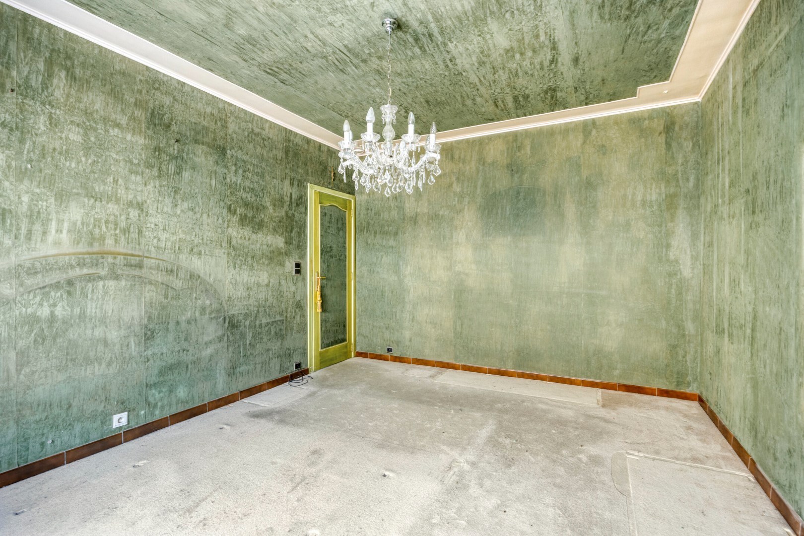 BUNGALOW – 2/4 kamers, dubbele garage &amp; kelders – 1650 BEERSEL 