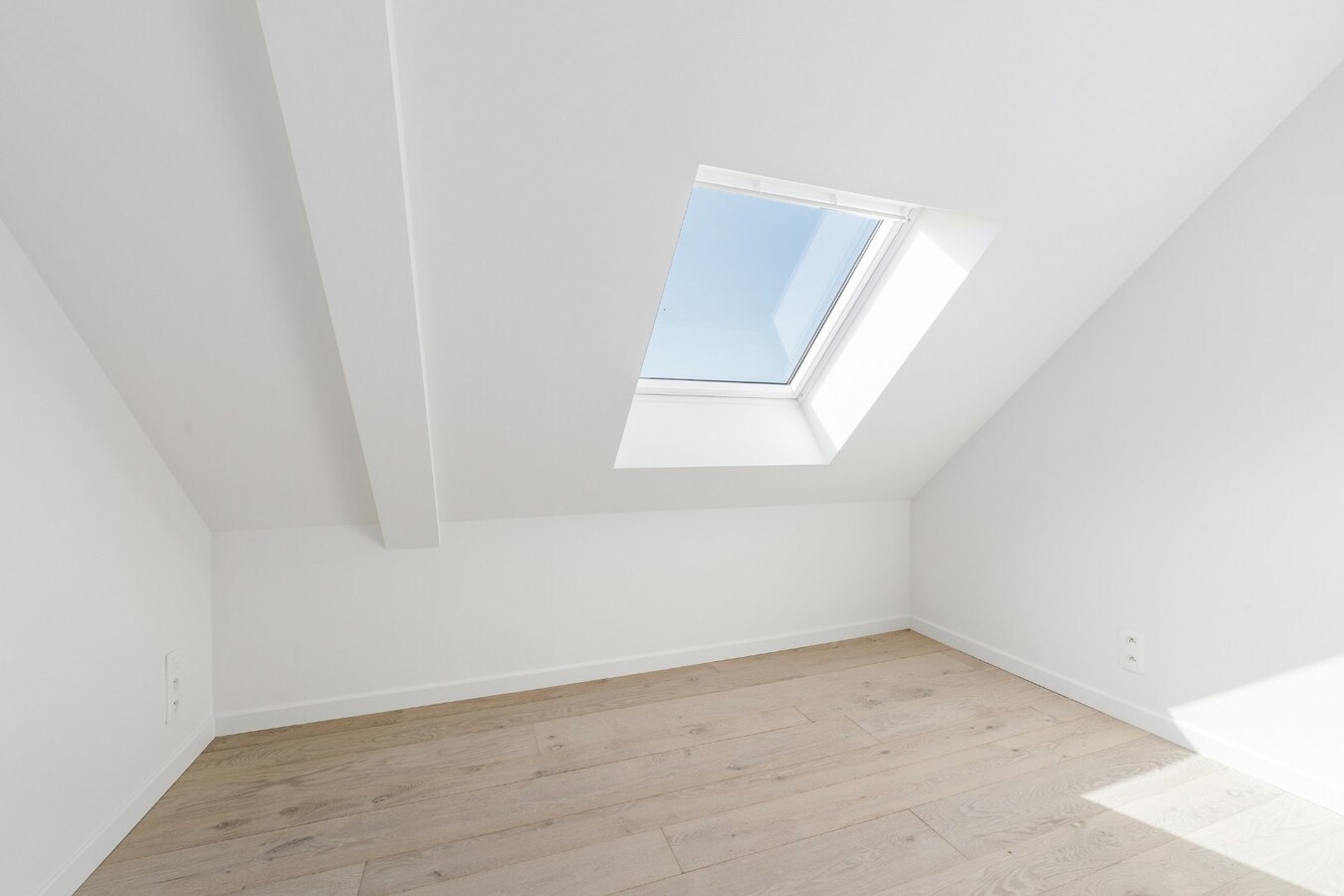Luxueuze totaalrenovatie | Instapklaar dak appartement met mezzanine 