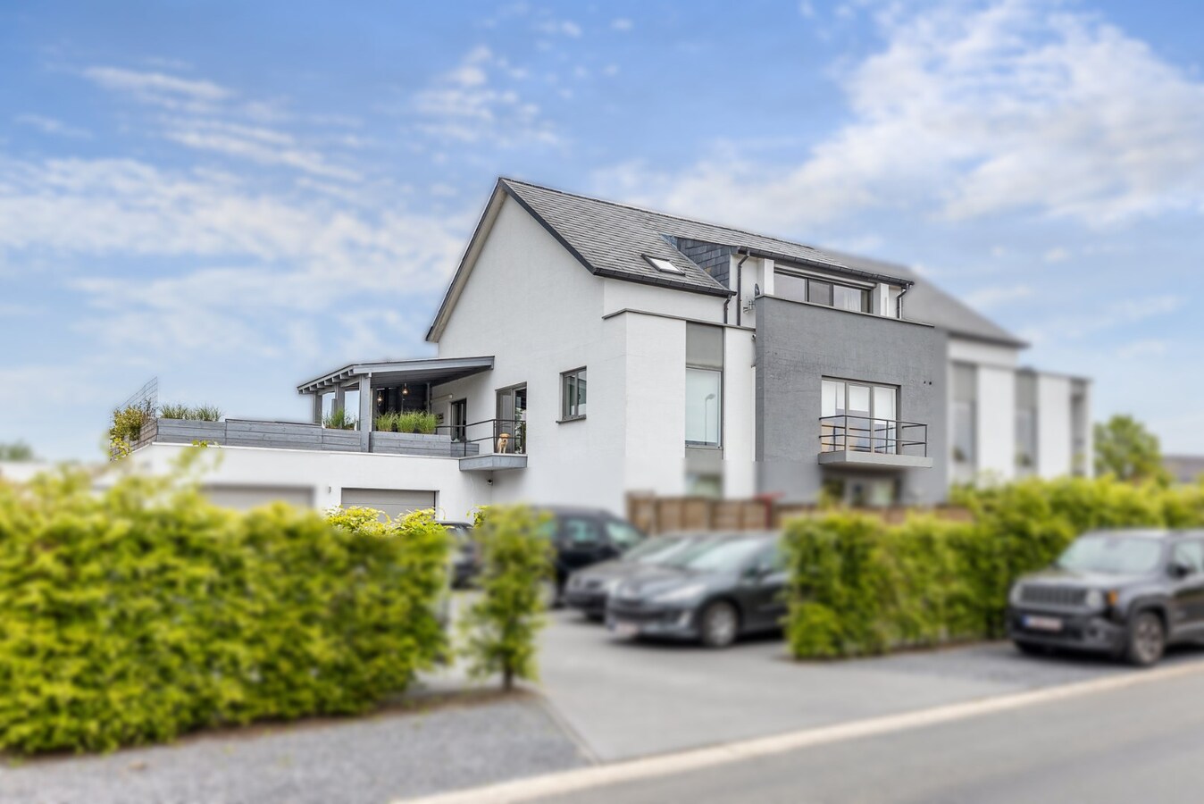 Gerenoveerde duplex met 3 slpk te Pelt! 