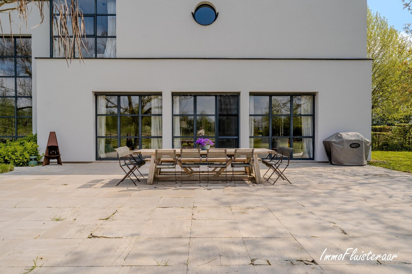 Exclusieve villa met professionele hippische accommodatie op ca. 14,5 ha (mogelijkheid tot aankoop extra gronden) te Astene (Deinze) 