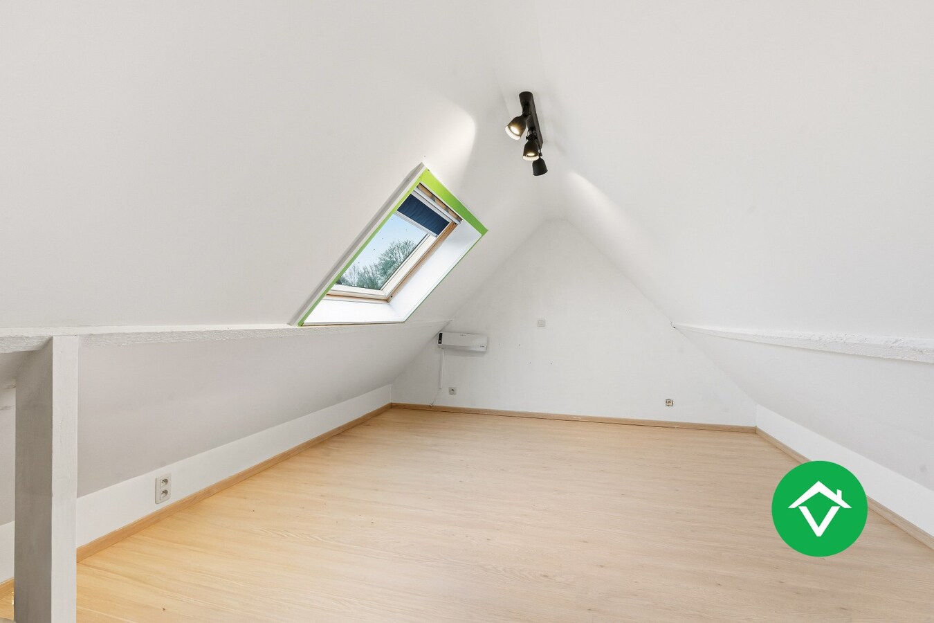 Instapklare gezinswoning met 3 slaapkamers en open veldzicht in Koekelare 