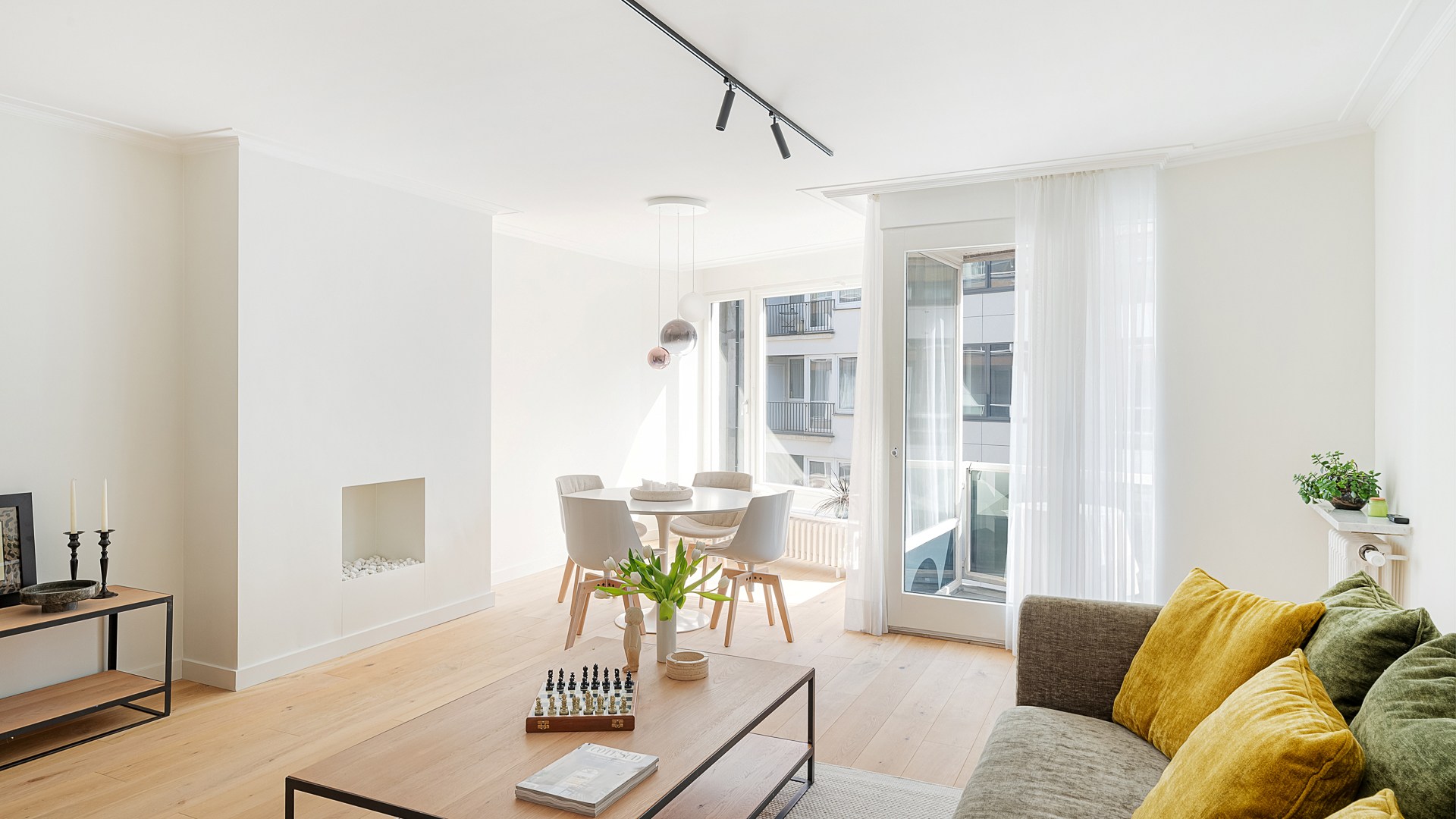 Stijlvol en volledig gerenoveerd appartement op wandelafstand van zee. 