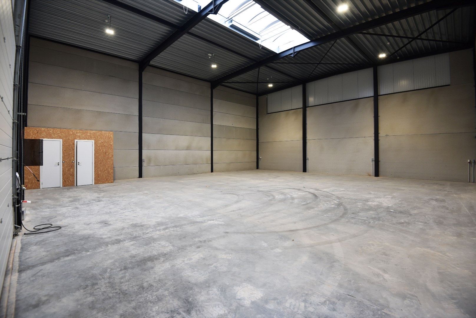 Goed gelegen nieuwbouw KMO-unit te Eeklo 