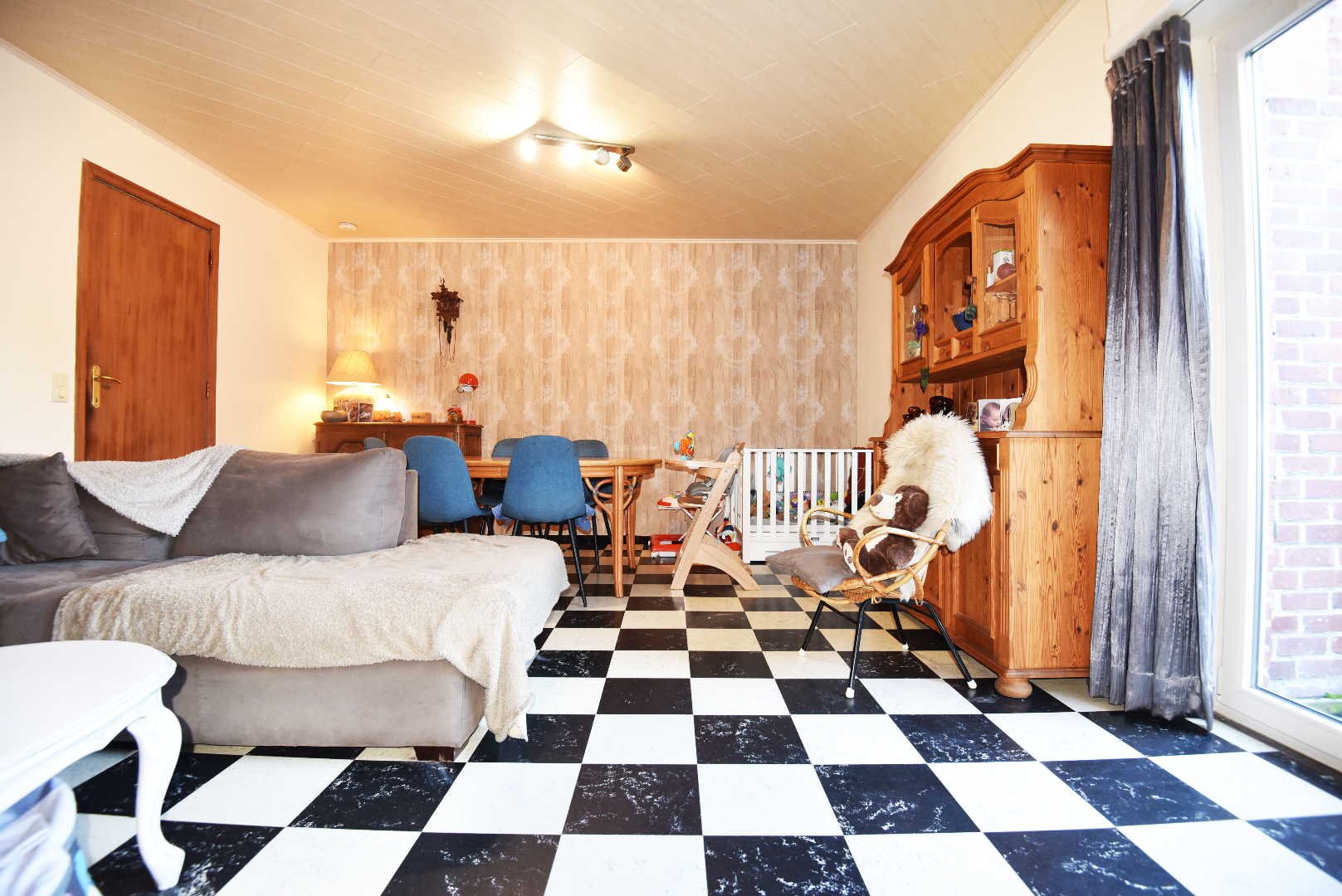 Rijwoning met 3 slpks, garage en tuin nabij centrum Eeklo 