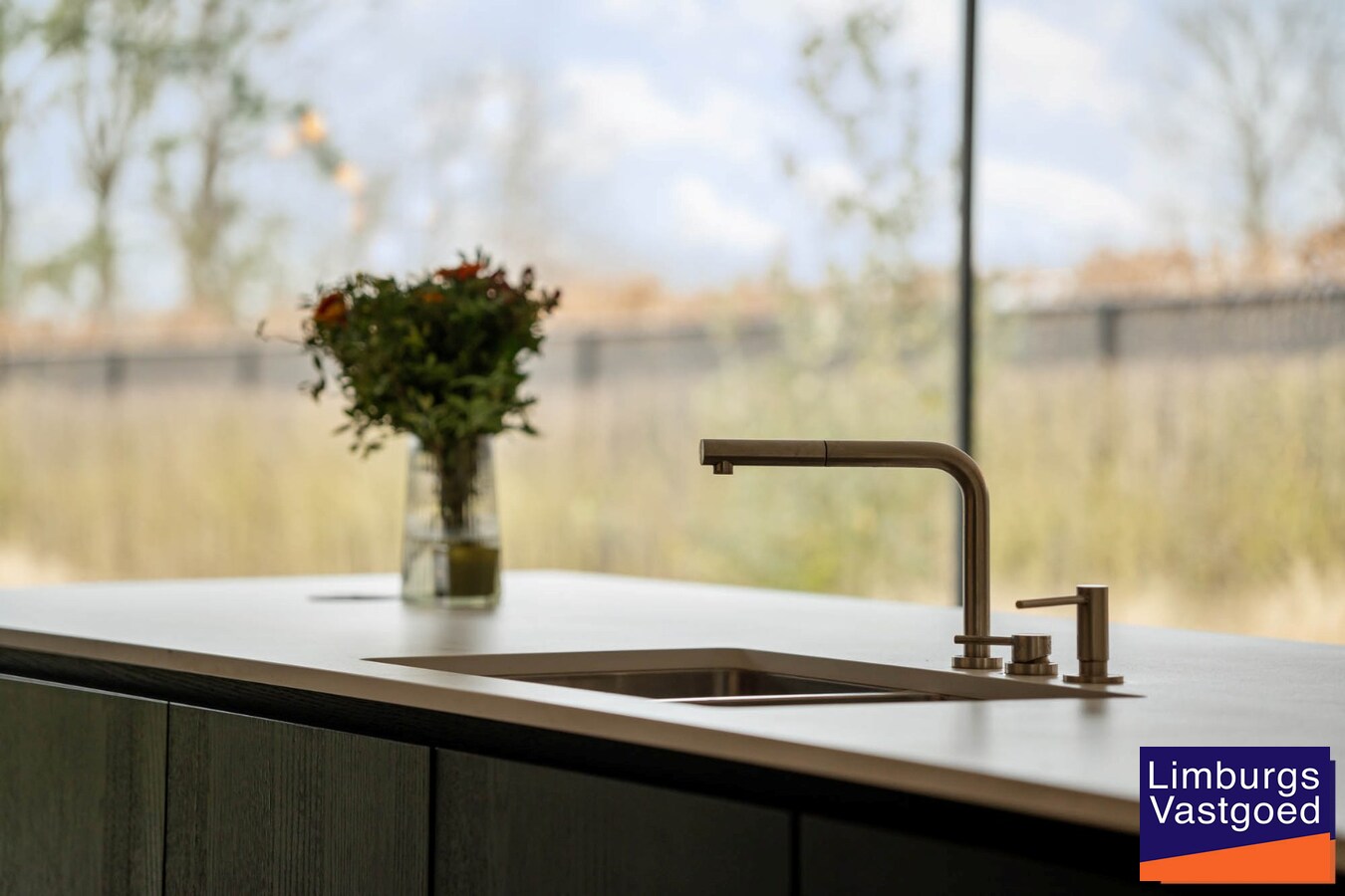 Hoogwaardig afgewerkte gezinswoning, 4 slpk, op 48a23ca, nabij centrum 