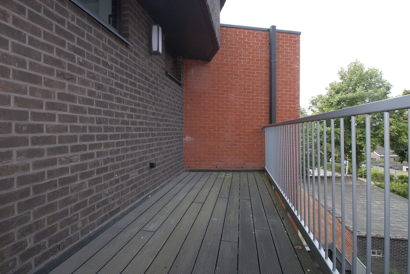 Instapklaar appartement - 2 slpks - lift - 2 terrassen - parking 