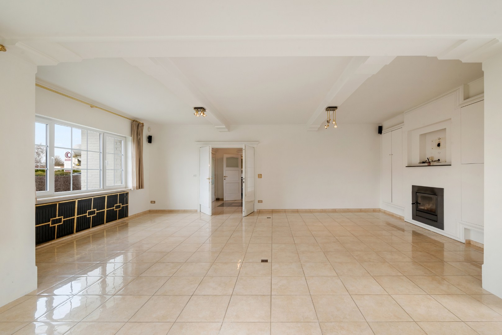 Stijlvolle villa met 5 slaapkamers op mooi perceel van 1325m² 