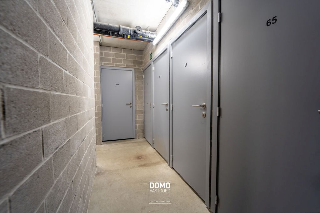 MODERN EN ENERGIEZUINING APPARTEMENT MET 1 SLAAPKAMER EN EIGEN PARKING TE BILZEN 