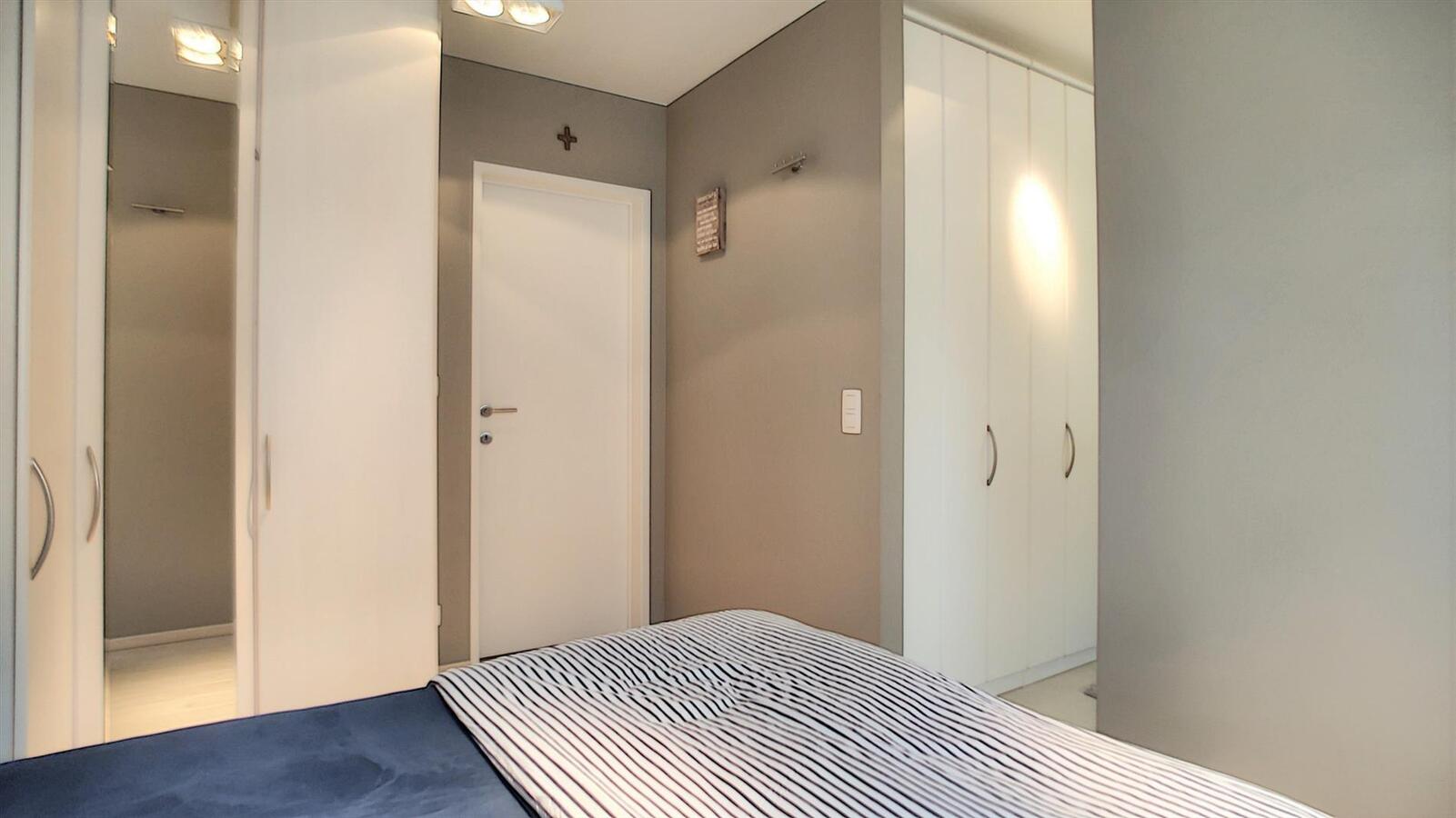 Knap, goed gelegen hoekappartement - Heist 