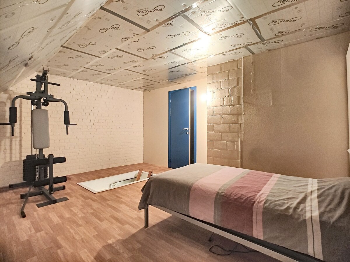 Aangename gezinswoning met tuin, garage &amp; achteruitgang - Heist 