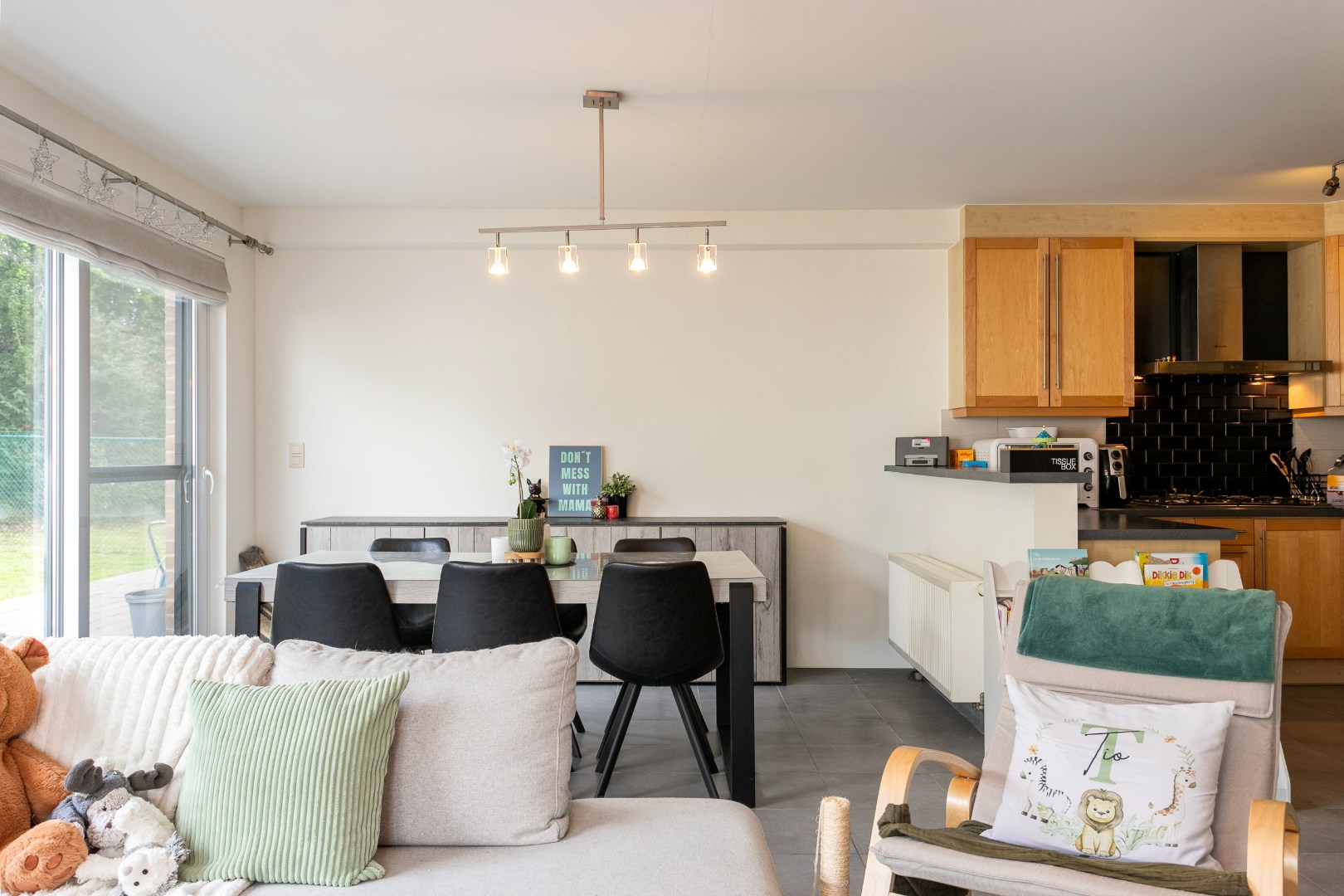 Instapklaar gelijkvloersappartement met 3 slaapkamers en tuin 