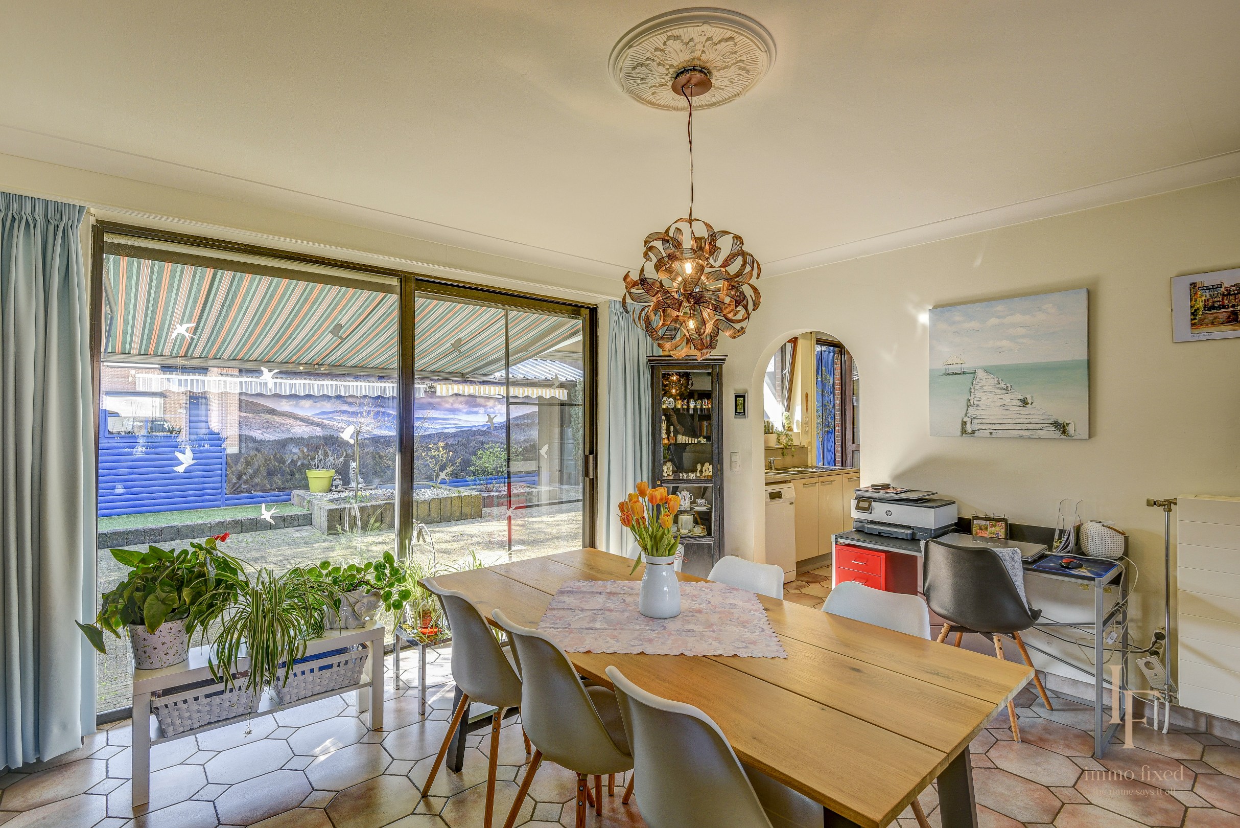 Charmante gezinswoning met groot terras en tal van mogelijkheden! 