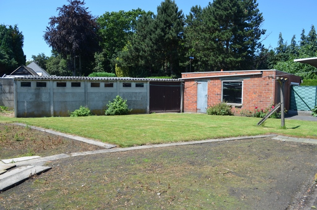 Te renoveren villa op mooi perceel goed gelegen nabij centrum Maldegem 