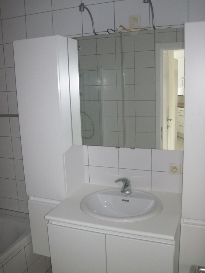 Uitstekend gelegen appartement. Geen vaste kosten ! 