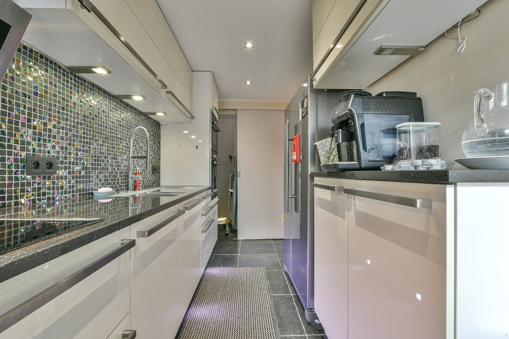 Ruime woning met veel mogelijkheden, carport en 2 parkeerplaatsen - vlakbij centrum &amp; zee! 