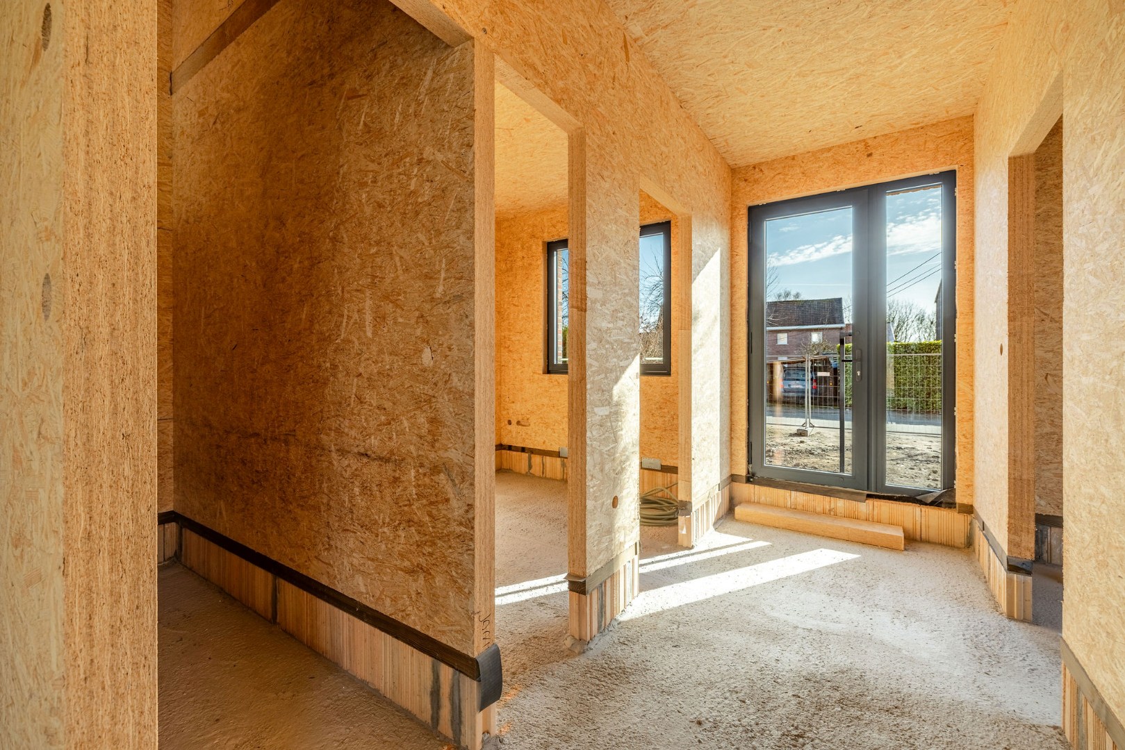 Exclusieve woning met 5 slaapkamers en royale tuin in Kruibeke, vlak bij Antwerpen 