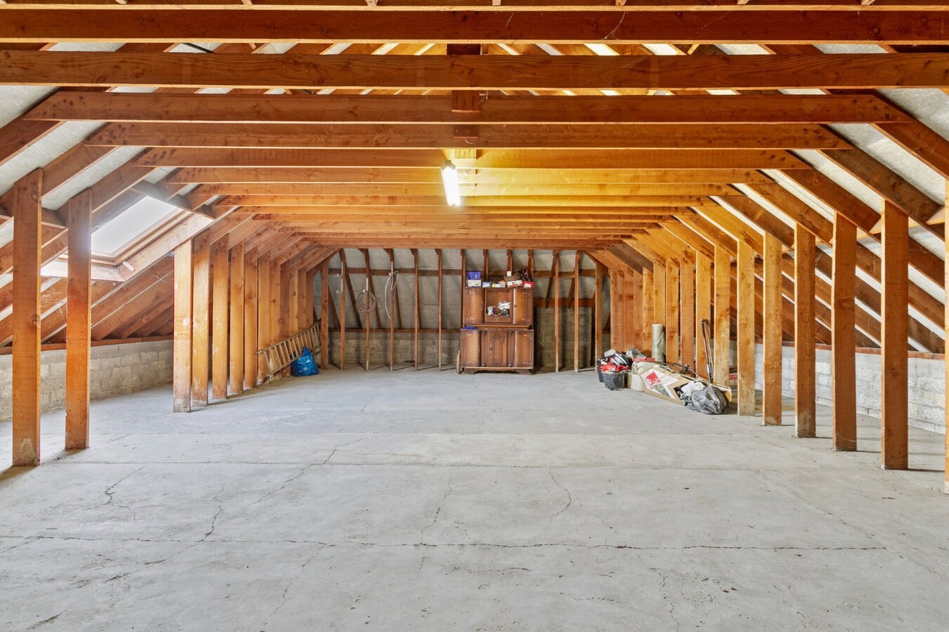 Gunstig gelegen villa met prachtig aangelegde tuin 