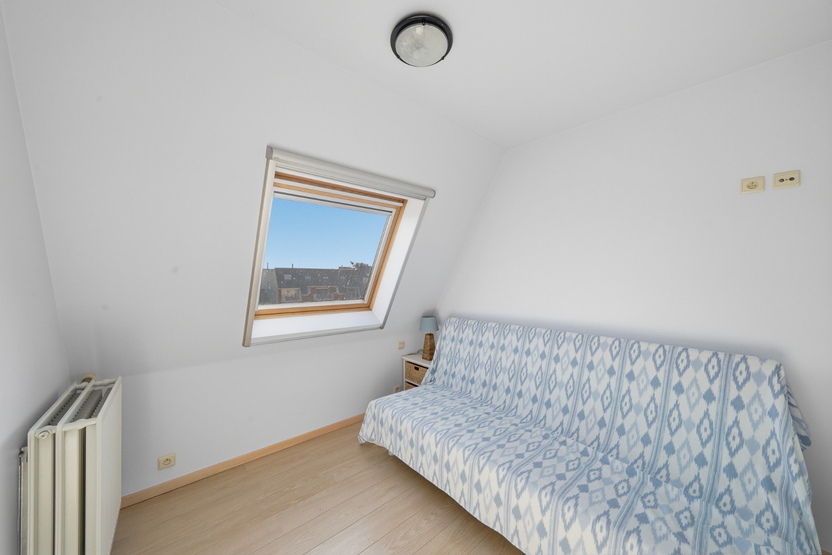 Instapklaar duplexappartement met open zicht en terras in Bredene 
