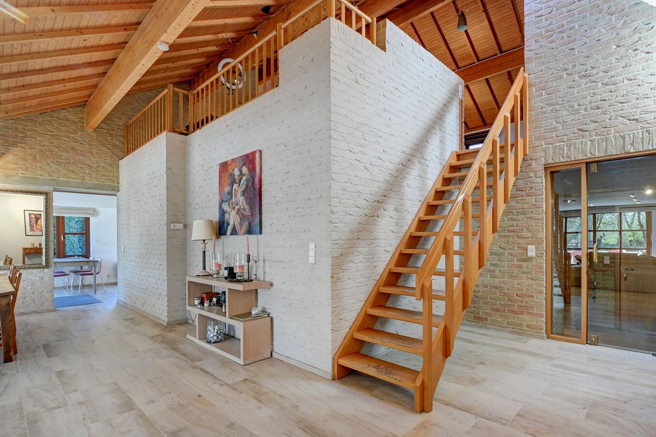 Uitzonderlijk kantoorgebouw met woonst 