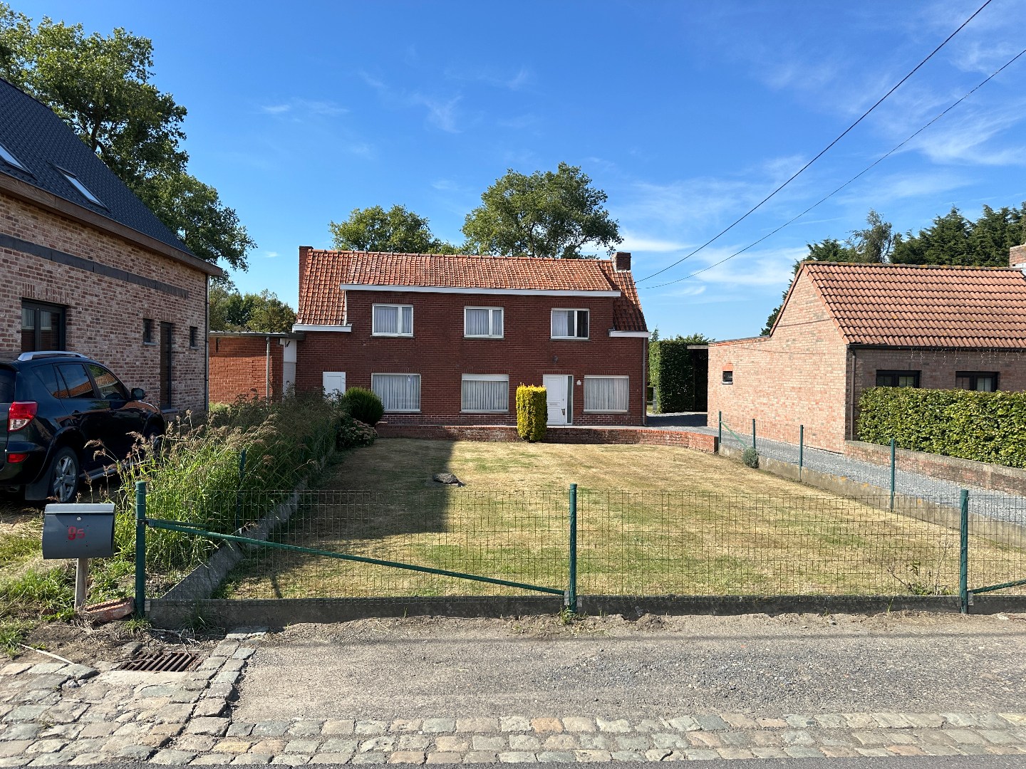 Rustige gelegen woning met 3 slpk, dubbele garage, tuin én landelijk open zicht, Ichtegem 