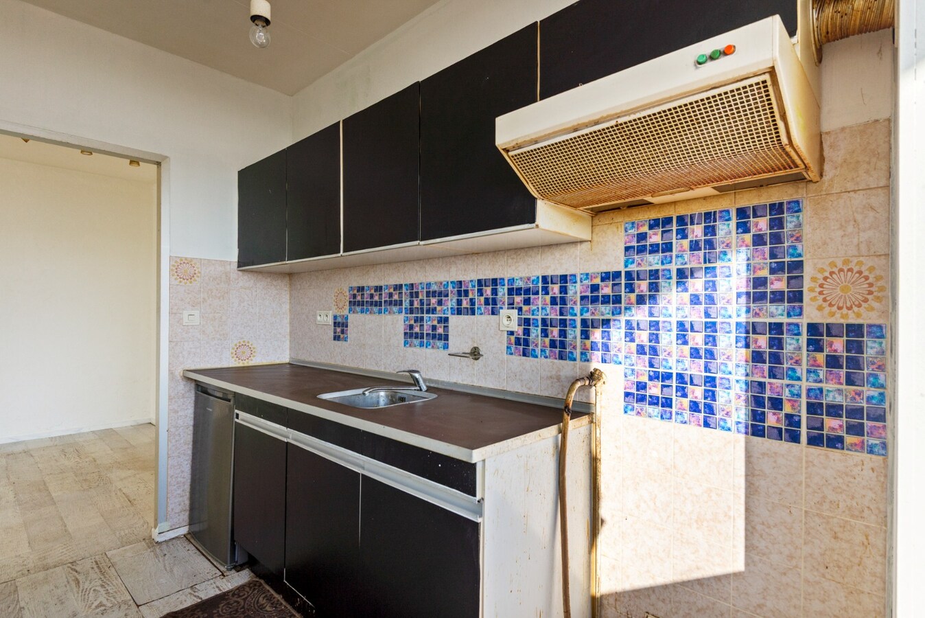 Te renoveren appt. met 2 slpk en terras te hartje Hoboken! 