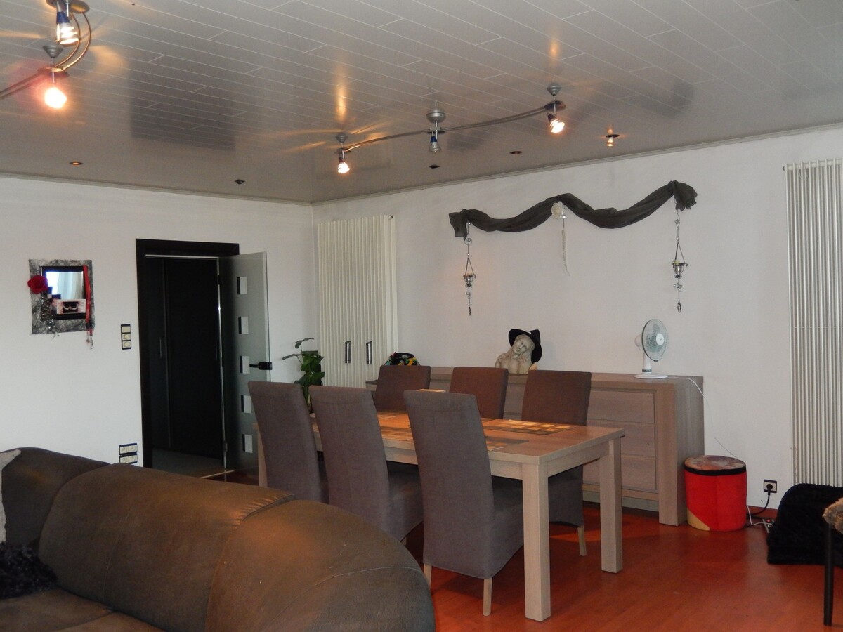 Instapklaar 3 slaapkamer appartement met groot zuidgericht terras 