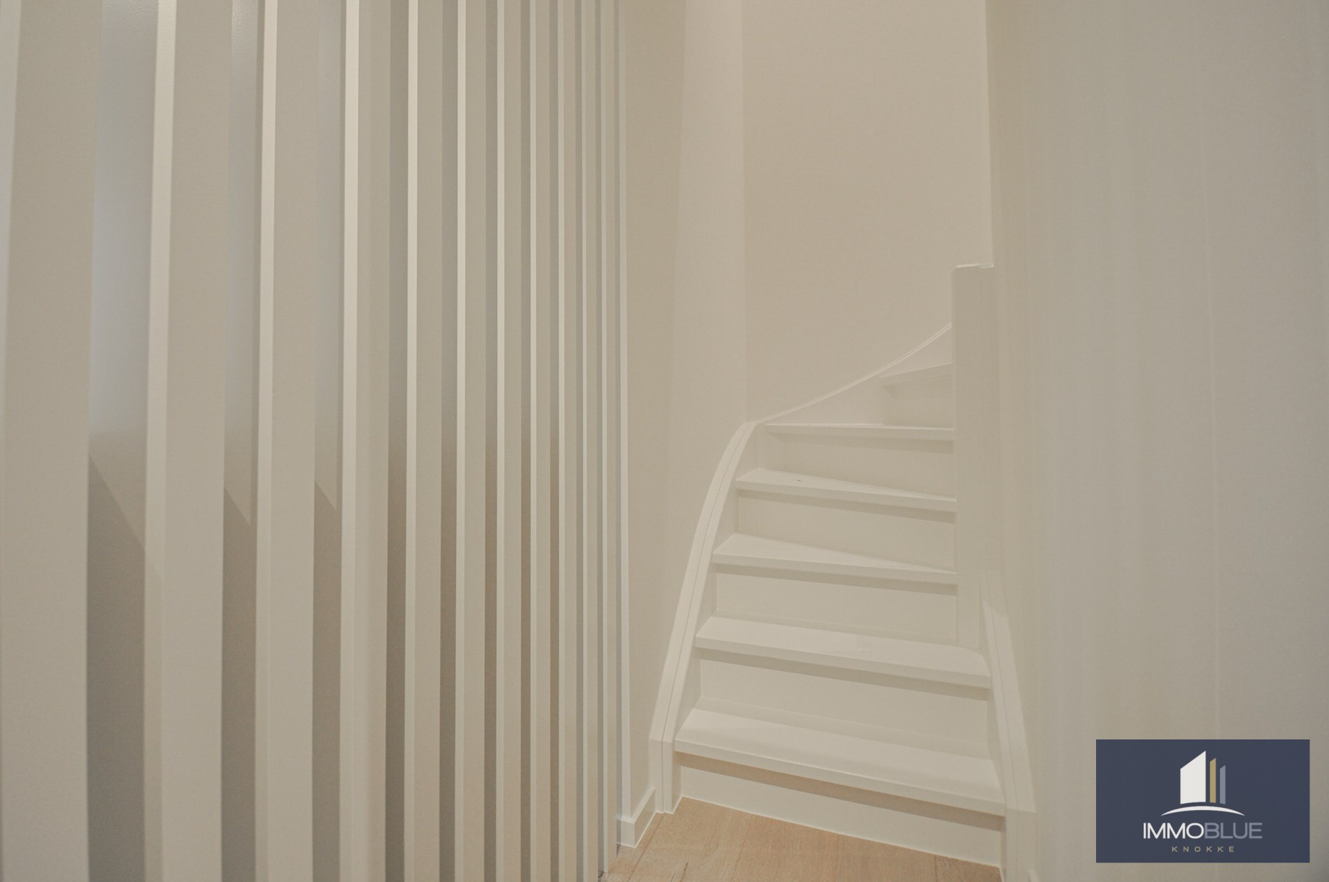 Appartement entièrement rénové avec deux grandes terrasses. 