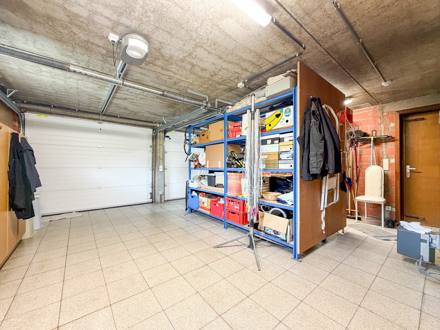 Ruime villa met prachtige tuin en hoogwaardige afwerking, perceel van 1891 m², rustig gelegen te Torhout 
