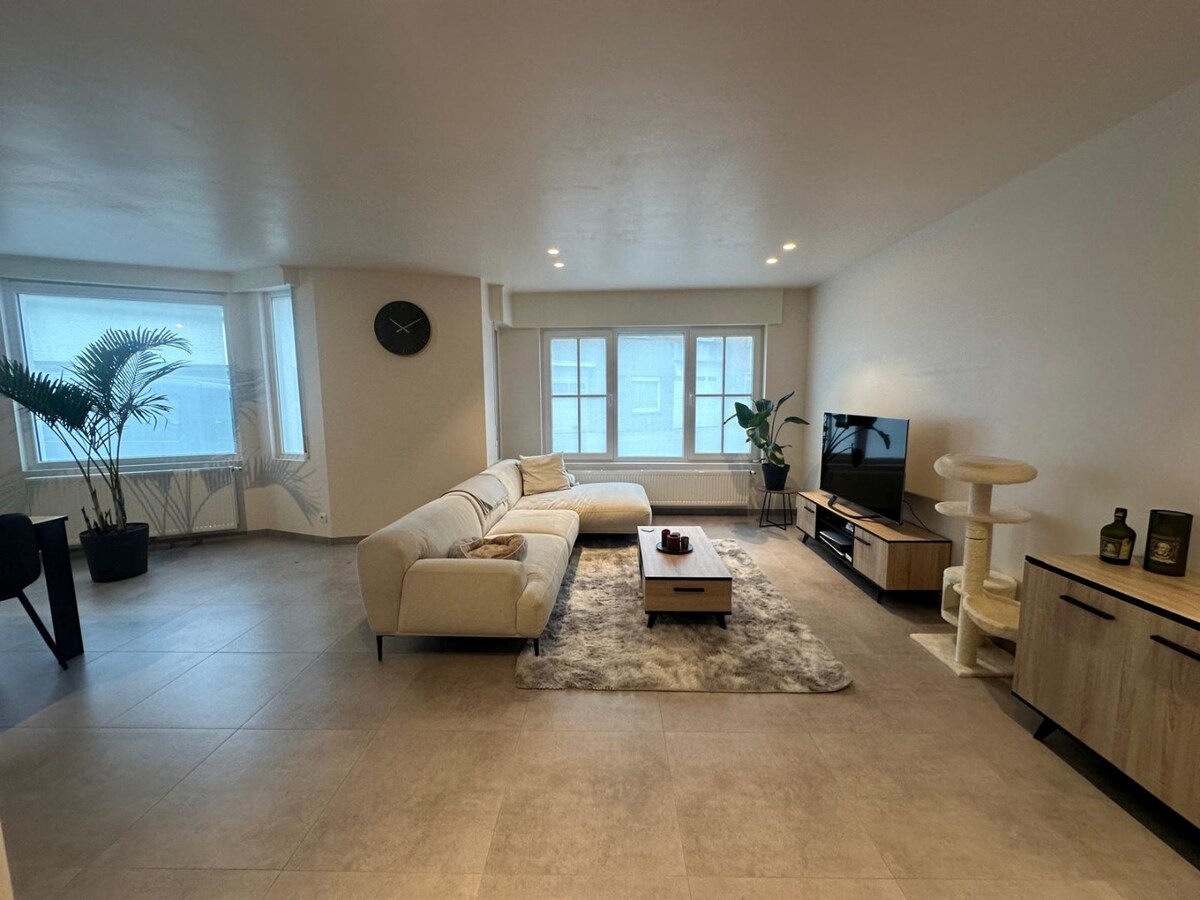 Verrassend ruime woning met 3 ruime slaapkamers en garage 