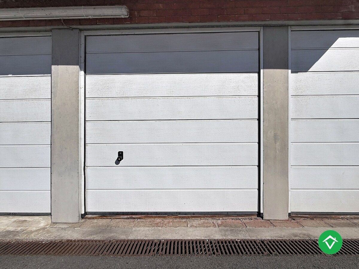 Appartement met 2 slaapkamers en garage te Roeselare 