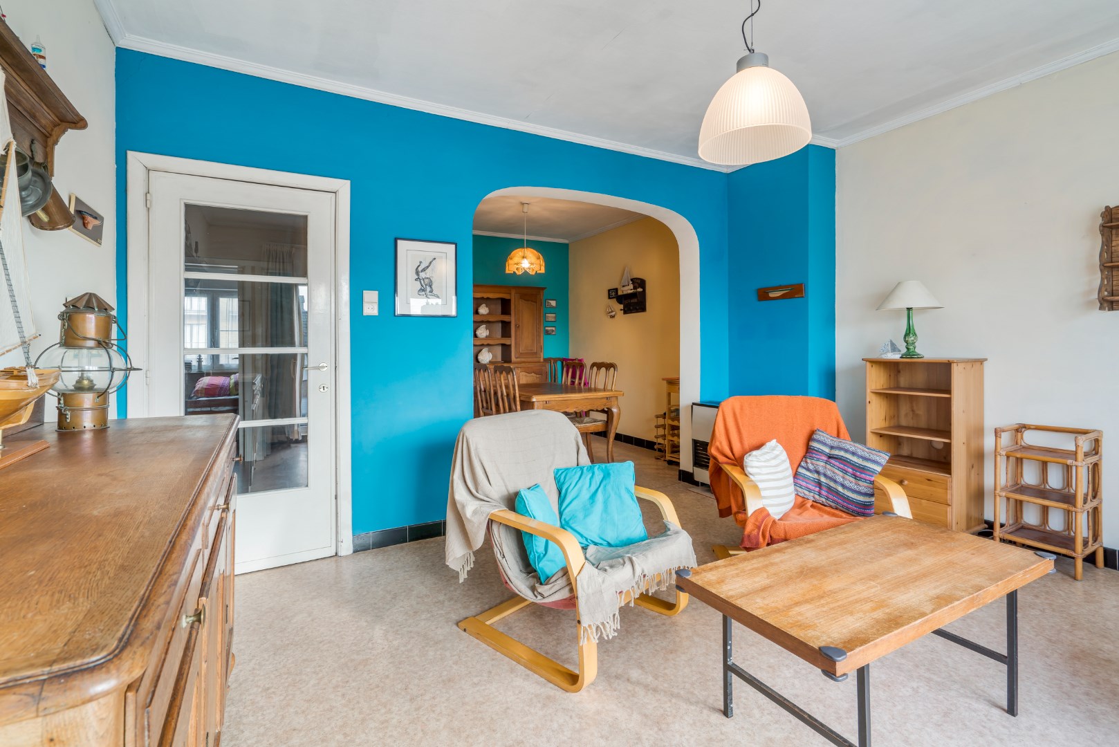 Te renoveren 2 slaapkamer appartement op het 2de verdiep 