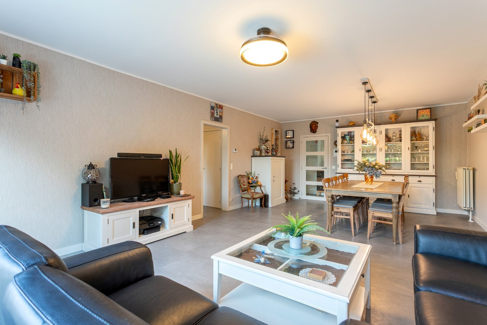 Instapklaar 2 slpk appartement met garage te Halle 