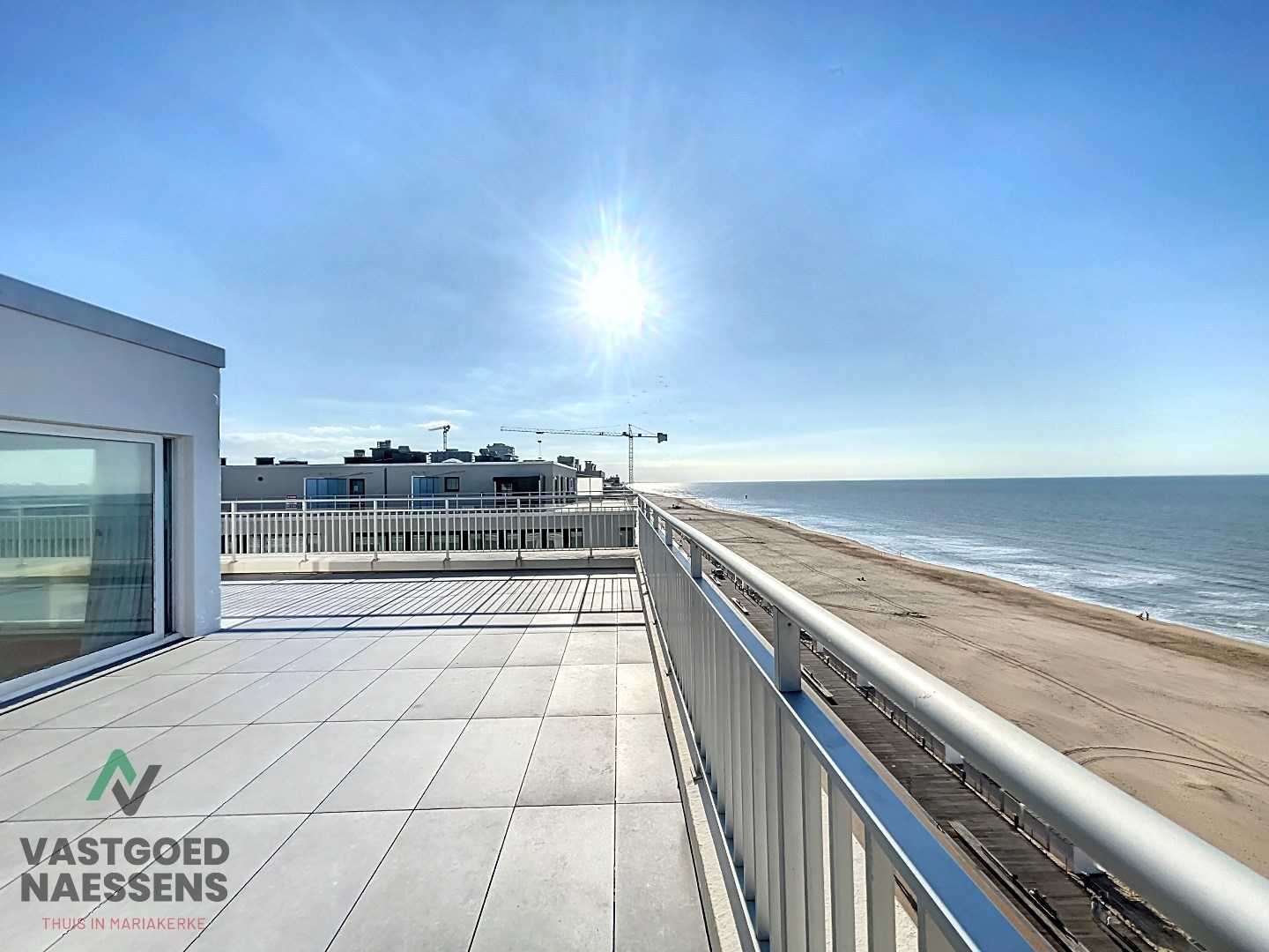 MAGNIFIQUE PENTHOUSE - 2 CHAMBRES - GRANDE TERRASSE - VUE SUR MER - PARKING 