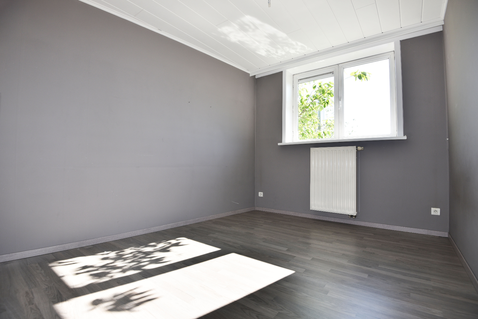 Ruim lichtrijk app. met 3 slpks en garage te Maldegem 