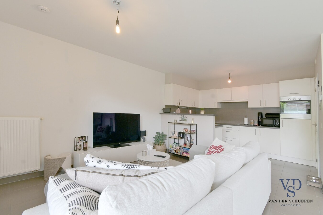 Modern appartement in hartje Dikkelvenne 