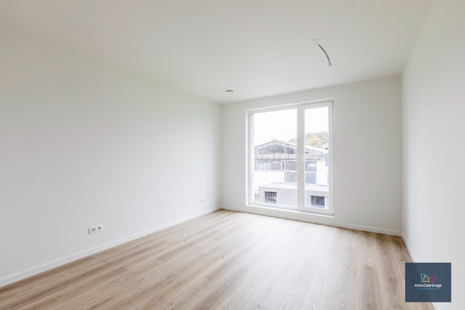 Energiezuinige nieuwbouwwoning met 3 slaapkamers , tuin en staanplaats 