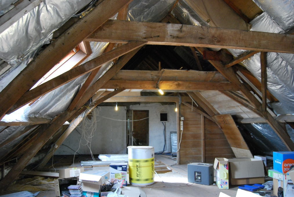 Te renoveren woning met bijgebouwen op 3516m² te Wachtebeke 